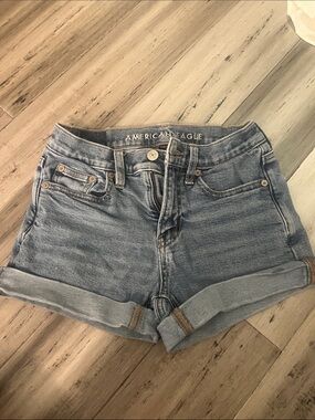 American Eagle Outfitters Light Wash Denim Roll-Cuff Shorts 000